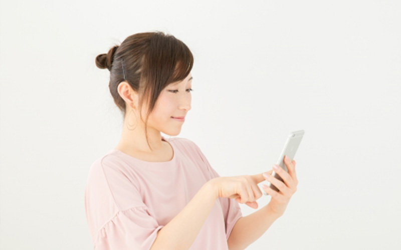 スマホをいじるだけ